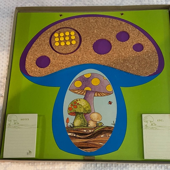 Stylecraft Mushroom Pin-Up Board - Pink and Orange - Picture 2 of 5